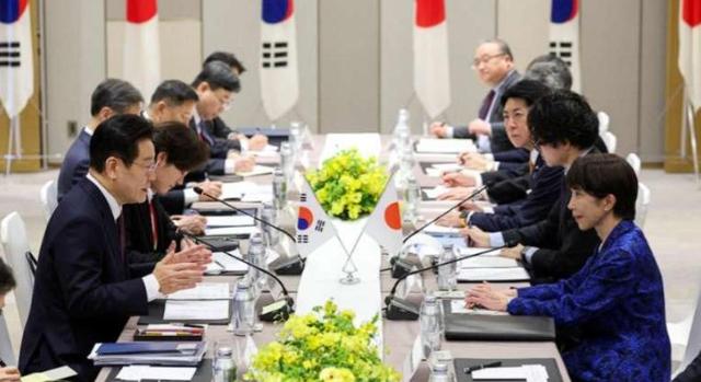 高市安排妥了，李在明在日本吃晚宴，饭还没下肚	，中方先回了14字