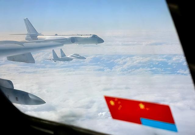 南海发生激烈对峙，黄岩岛突现072登陆舰队：中方做好最坏打算了