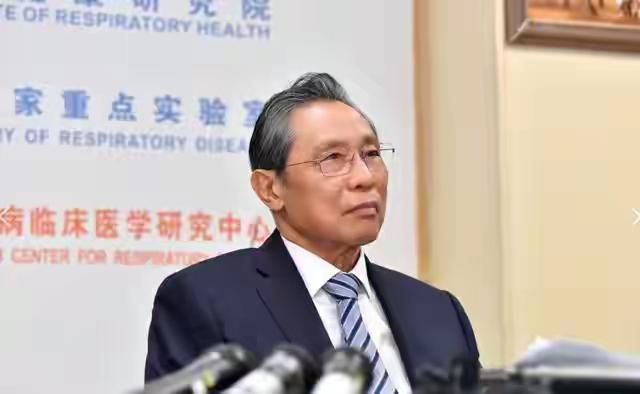 钟南山做梦也没想到，自己一把年纪的妻子，如今也开始为他争光了