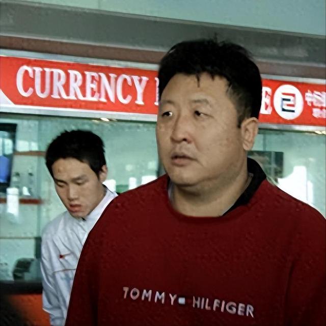 连娶3位徒弟，将奥运冠军变主妇	，毁掉队员前途的他能有多离谱