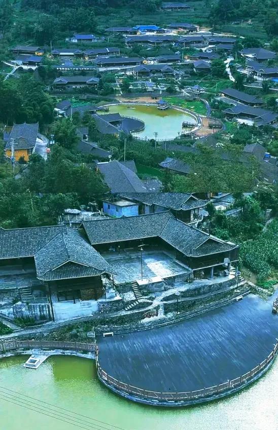 游重庆｜这份攻略助你看球、出游两不误，速戳→