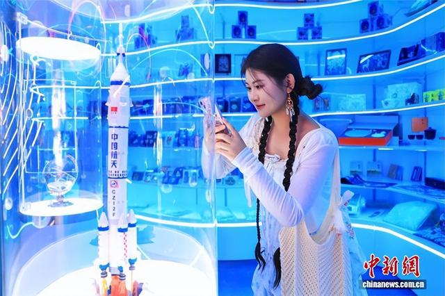 航天IP文创孵化擦亮酒泉“古今飞天”名片