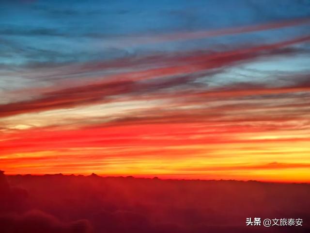 泰山雨后云雾织仙境！泼墨山水里藏着夏日最治愈的奔赴