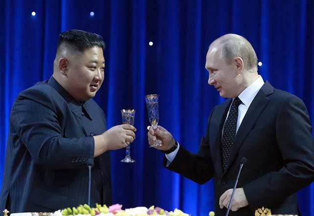 普京73岁生日当天，只有金正恩的贺电，还在用“同志”称呼普京