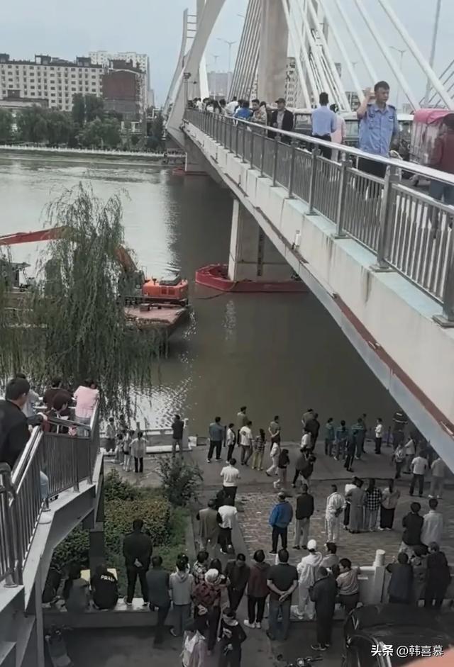 新郎跳河后续，女方临时要两万，照片曝光更多隐情，人还没有找到