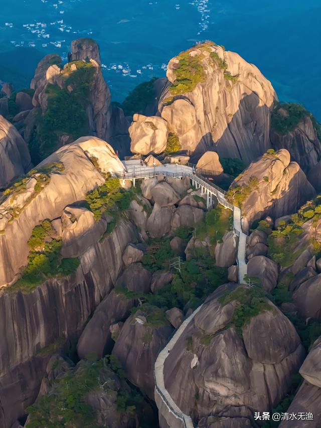 江西你糊涂啊不宣传这座山，颜值不输三清山，电梯坐到山顶