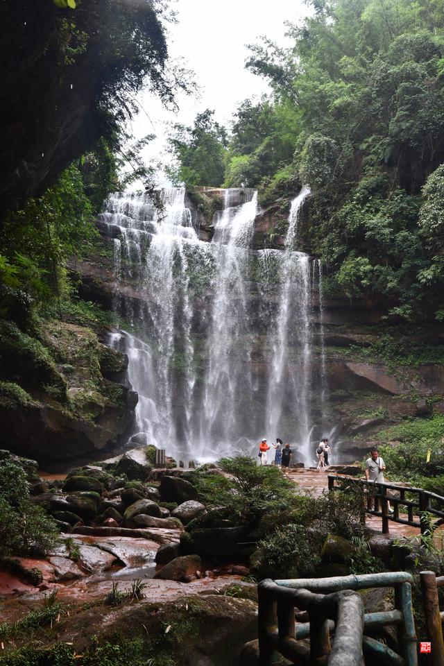 赤水四洞沟瀑布