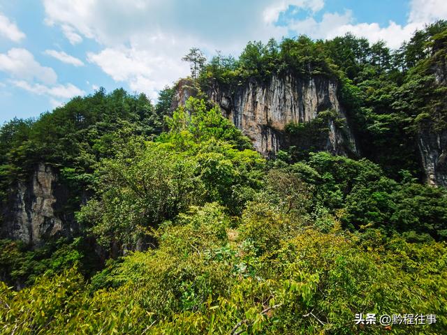 老人岩与磨刀岩：走过万仞崖壁之间不足一尺宽的险峻小道