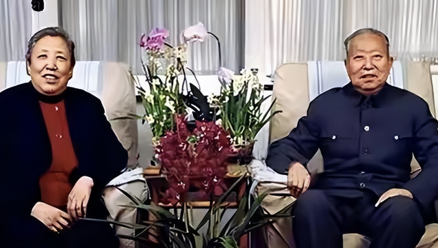 她15岁入党	，18岁嫁给主席，却几乎从不露面，如今还健在