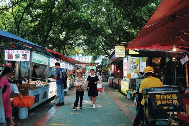 成都最适合逛吃的区域，每口都是市井味！