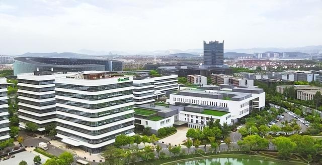 无视禁令？向中国出口浸润式光刻机，外媒：ASML把事闹大了