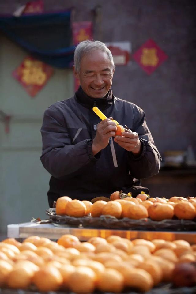 今日霜降，祝你好柿成“霜”，喜从天“降”