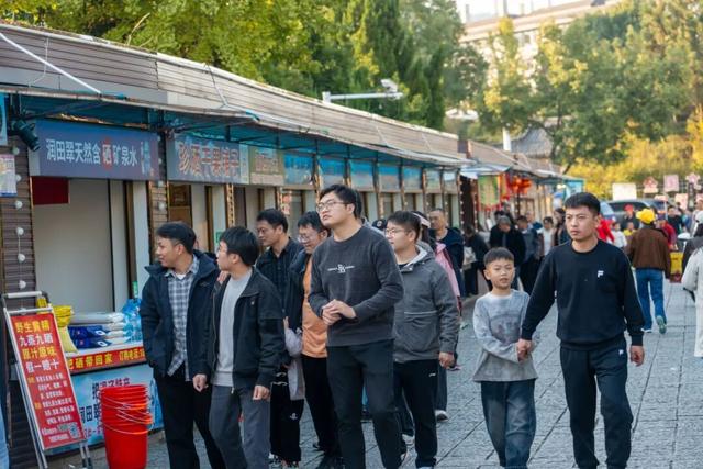 人气爆棚！明月山冬日旅游旺季太热闹了！