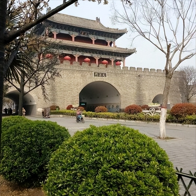明清四大名镇，其中三镇变城，一镇还是镇，该镇为何没发展起来？
