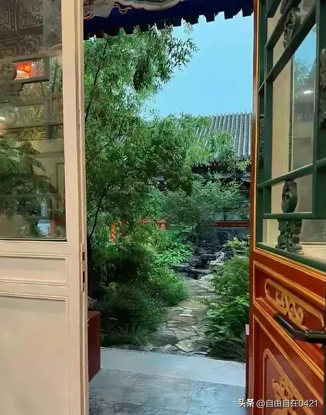 李湘在平台晒自家北京小院，大到让网友以为是景区，真的太有钱了