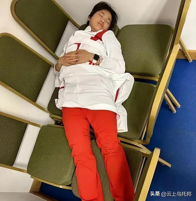 警惕造神陷阱，深扒发现，全红婵的“麻烦”早有预兆，别毁了孩子
