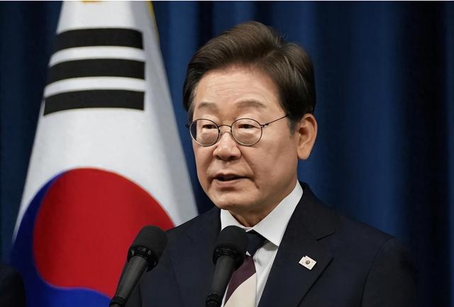 特朗普杀招立竿见影？李在明掏不出4000亿美元，立马反转对华态度