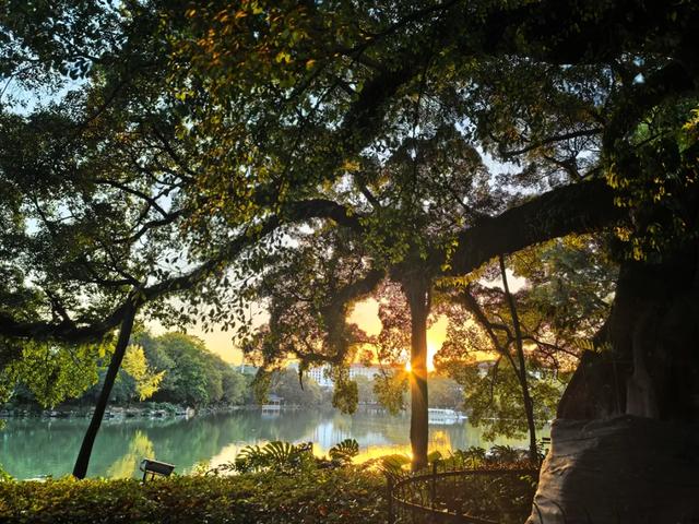 桂林:邂逅榕湖别样情!