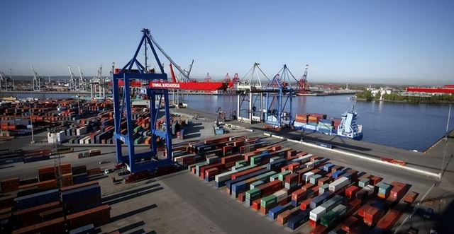 敏感时刻	，北京迎来“稀客”，泽连斯基清楚，能救乌的不是美国