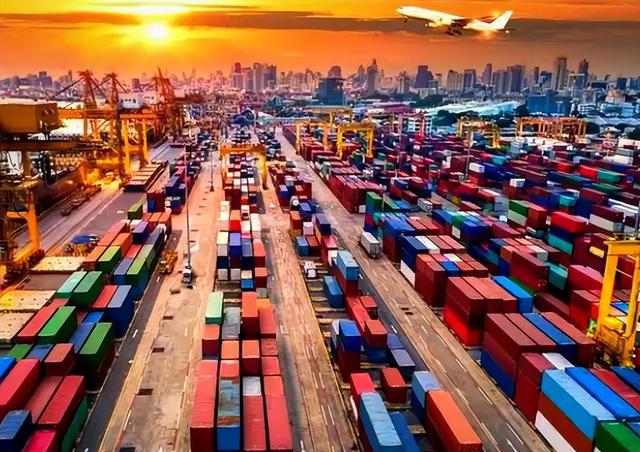 协议细节曝光！特朗普惨败不是偶然，中国芯片造船双杀，美国剩啥