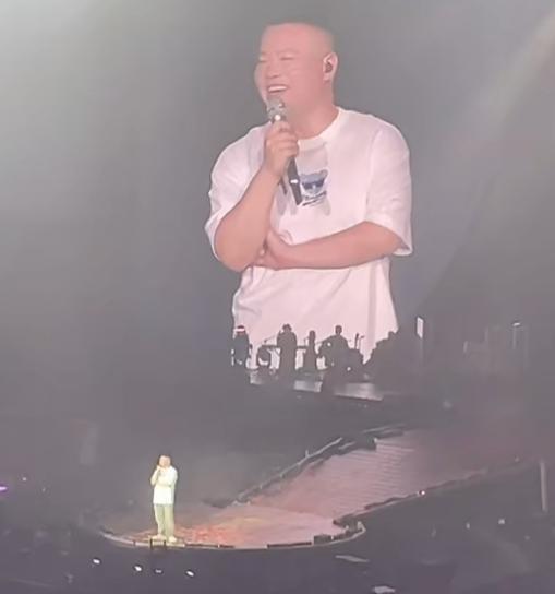 岳云鹏演唱会量大管饱，观众喊了几十次退票，郭德纲出场时间偏短