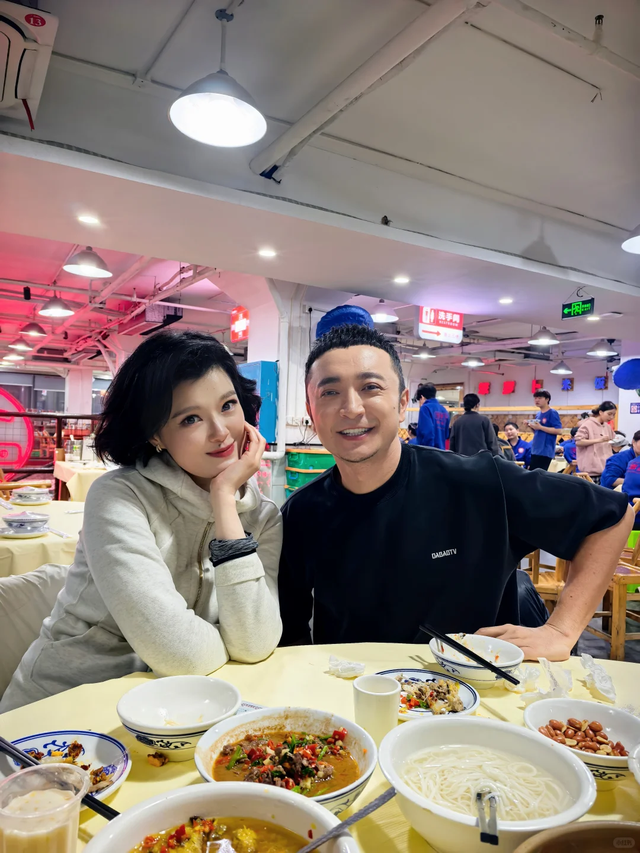 离过年不到俩月，42岁尼格买提高调官宣喜讯，前妻帕夏古丽后悔吗