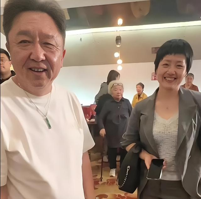 不查不知道一查吓一跳，坐拥北京60亩马场的于谦，私下到底有多壕