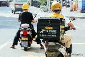 46岁的舅舅在珠海跑外卖，下雨天订单超时30分钟，又被客户投诉了图片