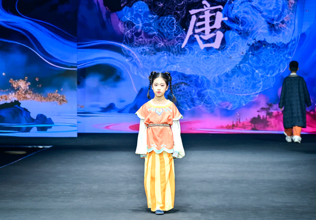 副中心开启少儿时装周！AI汉服大秀+VR体验，还有亲子工坊