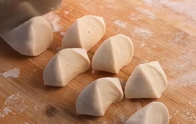 7 号就立冬了，立冬多吃这馅的饺子，散寒止痛、和胃理气，且比白菜萝卜还鲜，多吃不长肉，太香