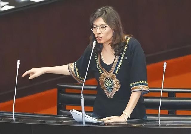 两个信号证明国家收台在即，蒋万安提前返台，蓝白联手逼宫赖清德