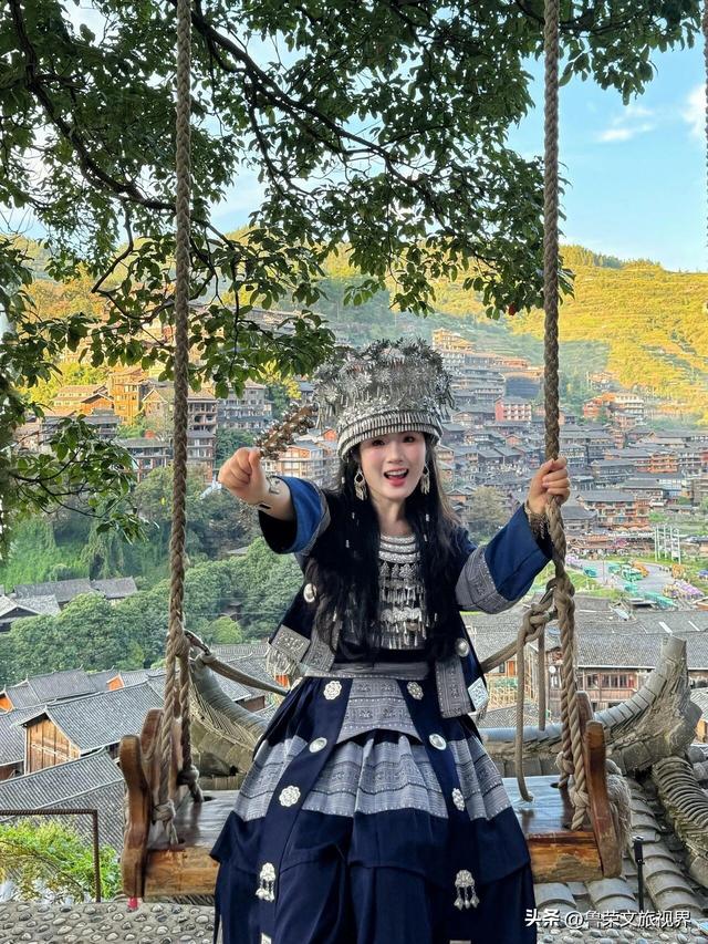 秋日千户苗寨：一场诗意与文化的邂逅