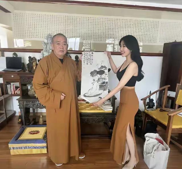 李湘不忍了！坦白与释永信的真实关系，亲吻照的真相终于大白