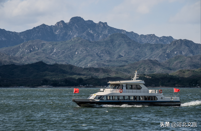 水墨丹青、红叶翩跹，易水湖秋日山水美成画！