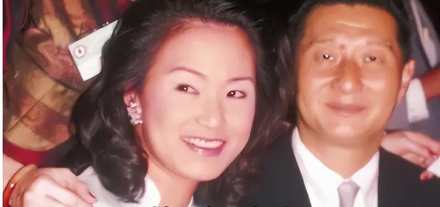 包养情人无数，娶初中同学女儿为妻，玩老婆闺蜜，嗜色如命的富豪