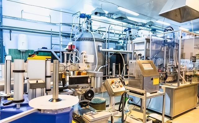 中国大量进口光刻机相关设备，阿斯麦CEO称：中国客户什么都要