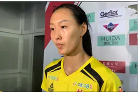 唏嘘！女排赛场现不愉快一幕，昔日队友竟隔网对骂，丁霞再惹争议图片