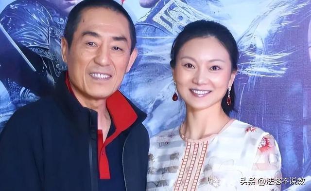 恩爱25年抵不过残酷现实，74岁张艺谋年老色衰，43岁陈婷花样年华