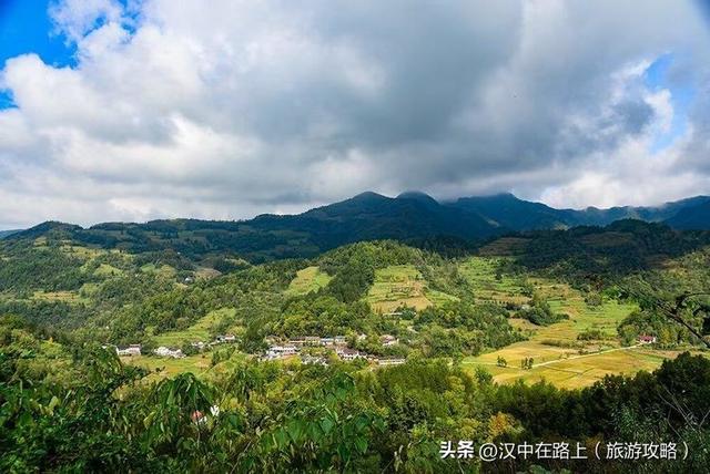寻秋红军路