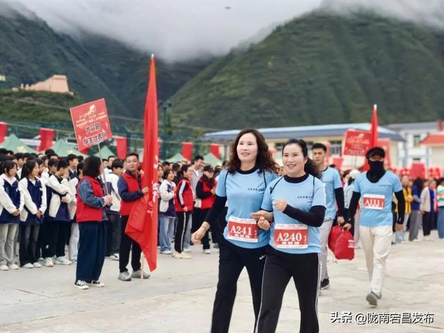 万里长征路•福地哈达铺 | 重走长征路 —“红色圣地・千年药乡”2025宕昌（南河）首届健康跑活动激情开赛