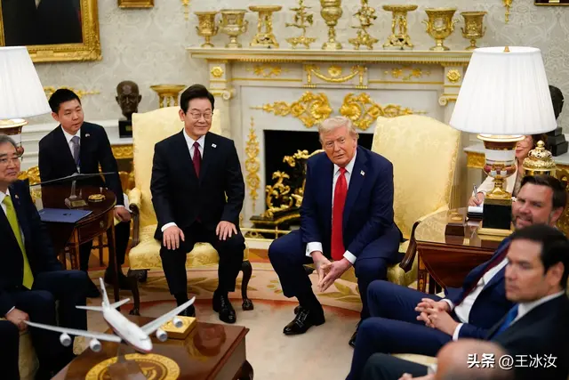 特朗普李在明会晤开场先商业互夸