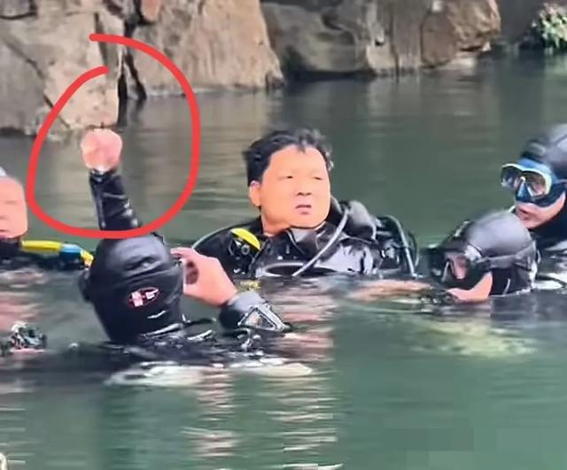 男子困水下溶洞5天，靠空气和矿泉水，网友：活着就是最燃的剧本