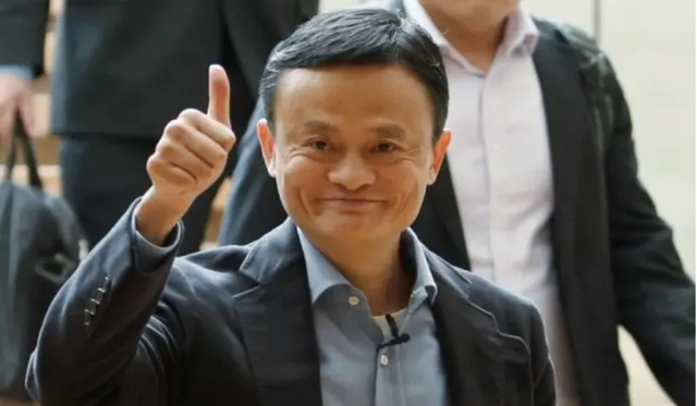 马云现在胖得像尊佛似的，看着是富贵相，真是越活越有“福相”