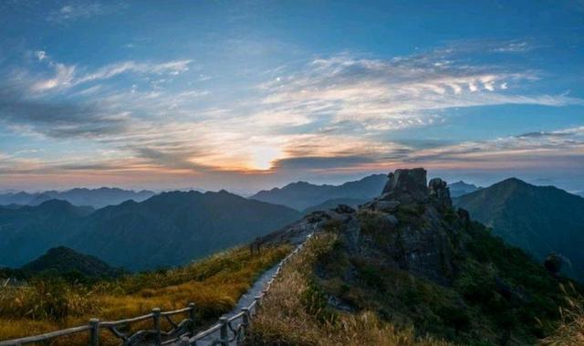 浙江面积最大的县级市，比10个深圳南山区还要大，相当于3个香港