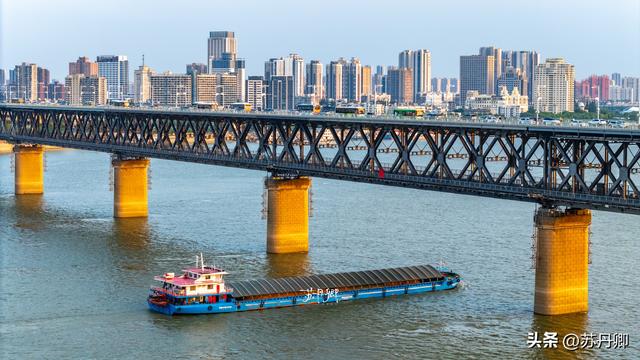 从工业城市到旅游胜地，武汉看似被强制变身，实际是顺天应人