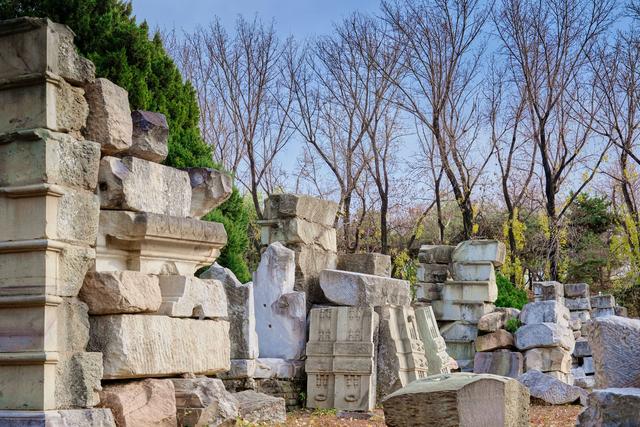 北京圆明园秋色，金风拂残垣，静品岁月，赴一场秋韵时空之约