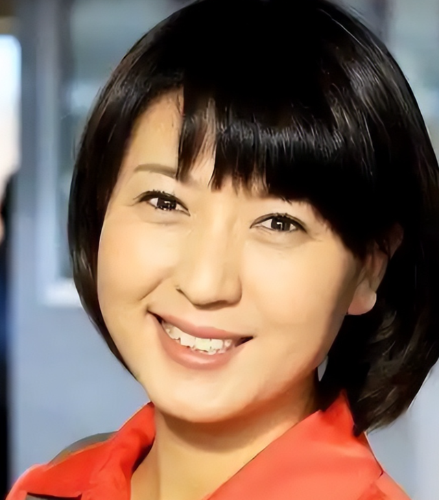 保持安静吧！明星“酸黄瓜”事件再升级，失去代言	，官媒点名