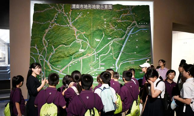 秦风渭水共传承秦陵博物院与渭博开展小讲解员培训交流活动