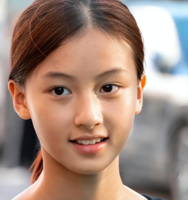 没钱还硬装？宁夏一笑成名拒绝百万签约的小女孩，现在成了这样