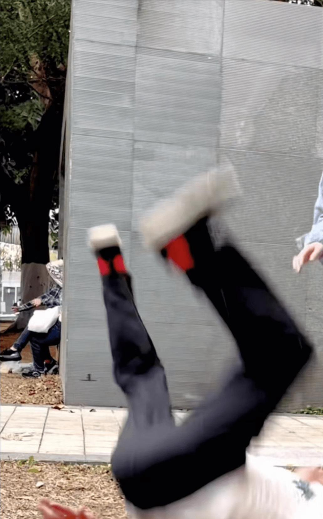 梁小龙被曝离世1天，私生活被扒底朝天，原来他和杨少华处境一样